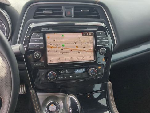 Used 2022 Nissan Maxima SR w/ Sport Mat Group image 19