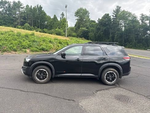 Used 2024 Nissan Pathfinder Rock Creek AWD/4WD image 6