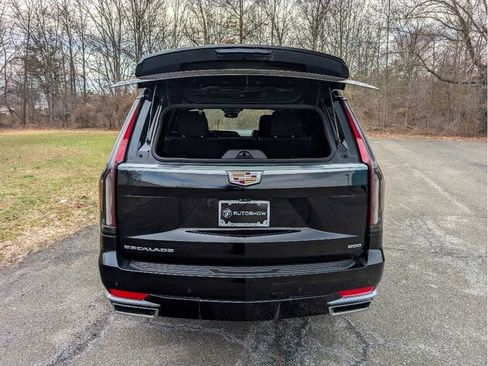 Used 2023 Cadillac Escalade ESV Premium Luxury image 7