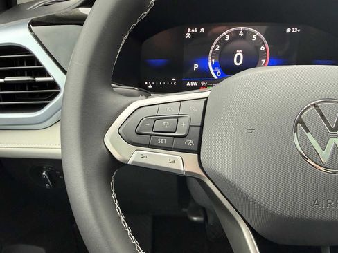 New 2026 Volkswagen Taos SE AWD/4WD image 11