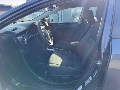 Used 2018 Toyota Corolla LE FWD image 15