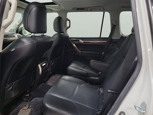 Used 2018 Lexus GX 460 image 9