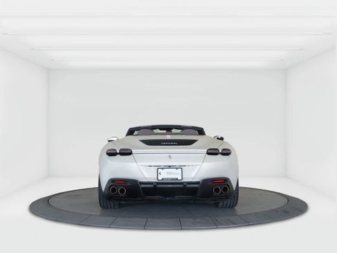 Used 2024 Ferrari Roma Spider image 4
