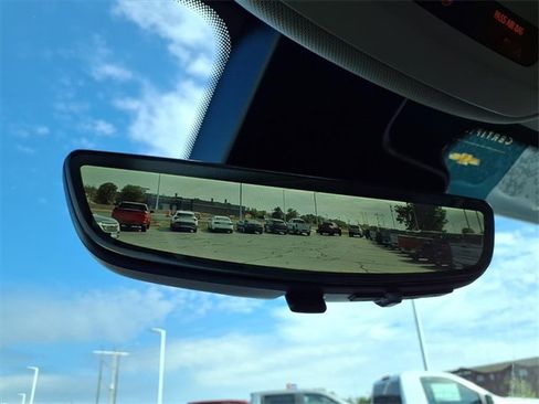 Used 2023 Buick Envision Avenir image 24