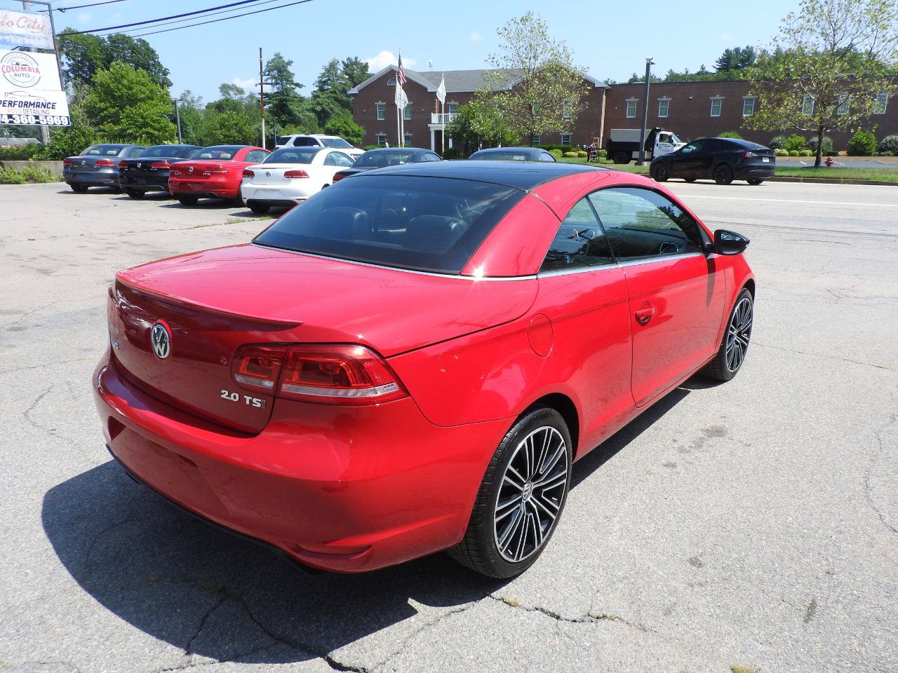 Used 2014 Volkswagen Eos FWD image 4