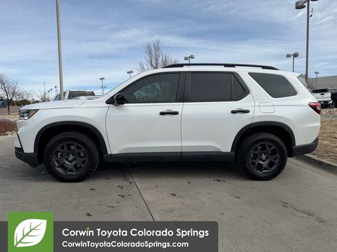 Used 2024 Honda Pilot TrailSport image 4