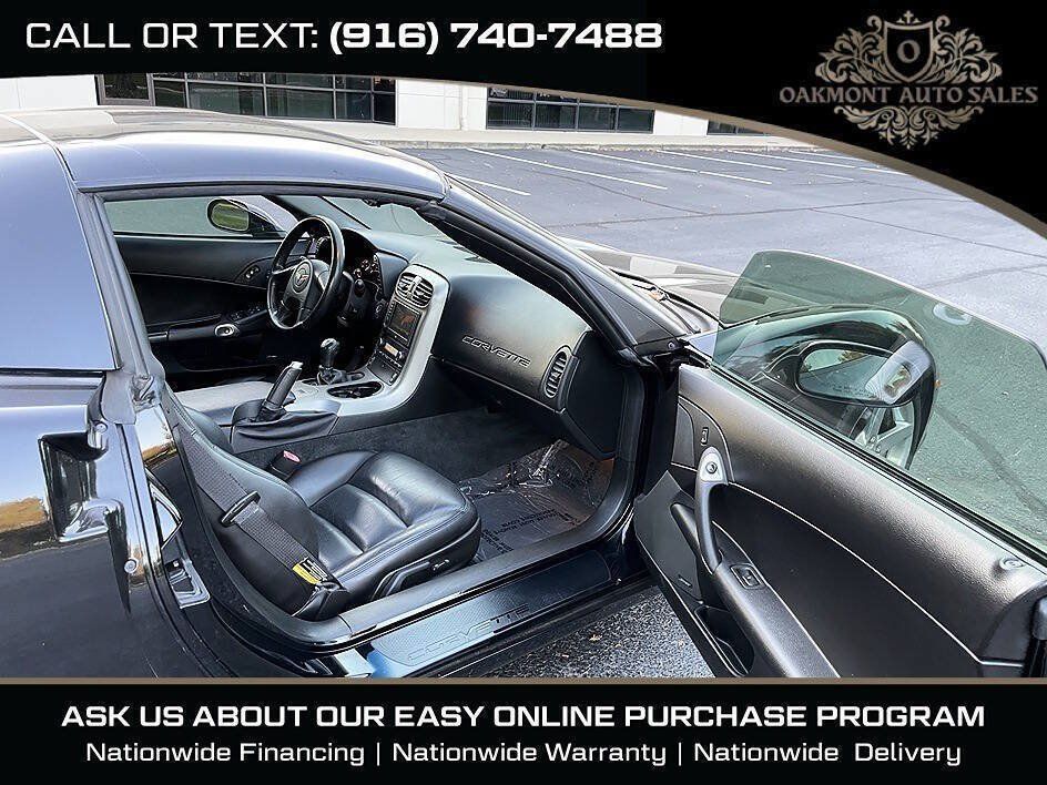 Used 2005 Chevrolet Corvette Coupe w/ Preferred Equipment Group RWD image 12