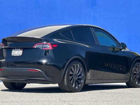 Used 2022 Tesla Model Y Performance AWD/4WD image 3