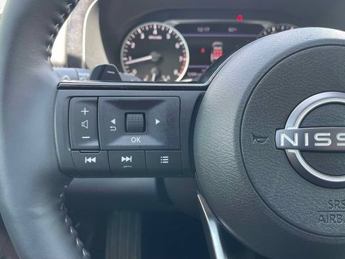 Used 2025 Nissan Pathfinder SL FWD image 24