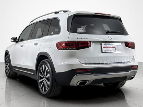 Used 2022 Mercedes-Benz GLB 250 w/ Premium Package Lite image 3
