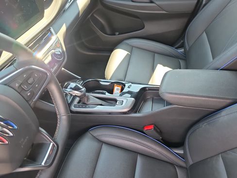 Used 2024 Buick Envista Sport Touring w/ Convenience I Package FWD image 5