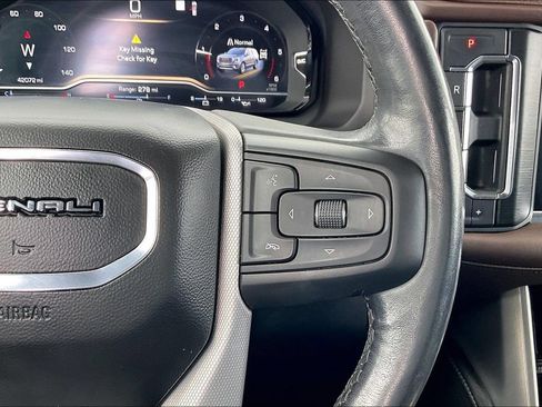 Used 2022 GMC Yukon XL Denali AWD/4WD image 11