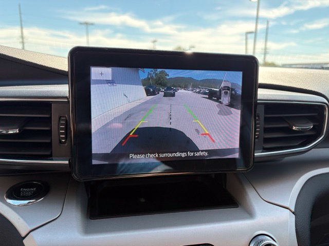 Used 2023 Ford Explorer XLT w/ Equipment Group 202A AWD/4WD image 5