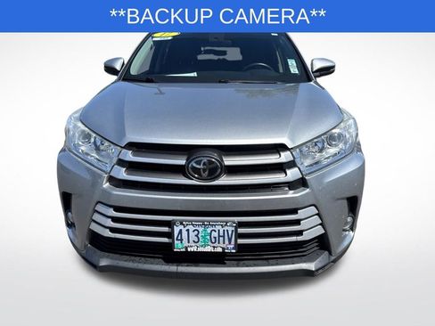 Used 2017 Toyota Highlander Plus AWD/4WD image 2