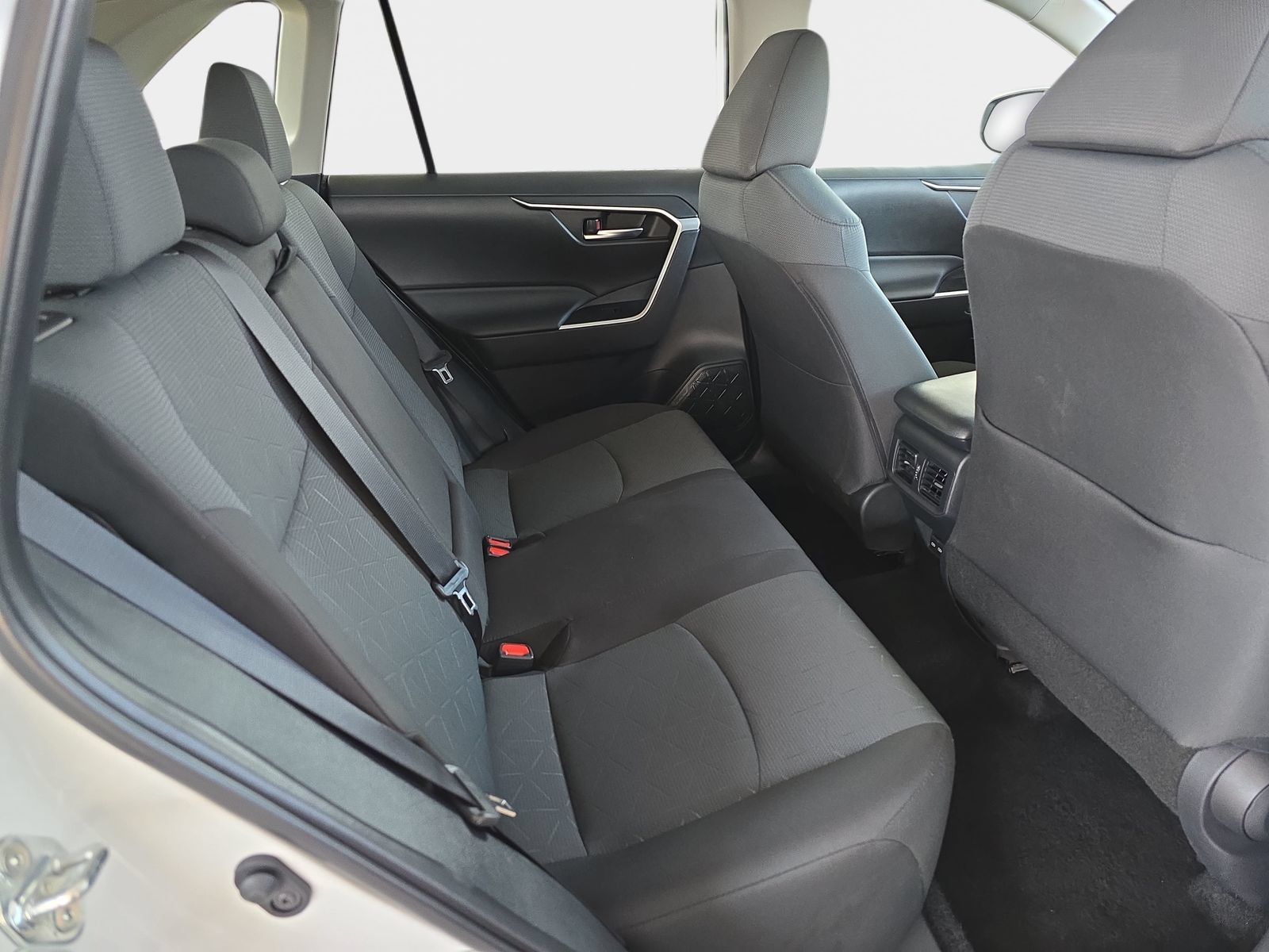 Used 2025 Toyota RAV4 XLE AWD/4WD image 13