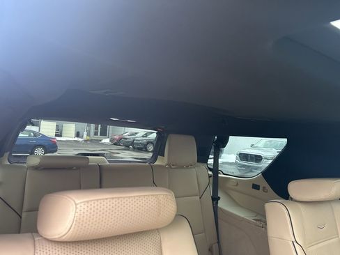 Used 2021 Cadillac Escalade Premium Luxury w/ Performance Package image 22