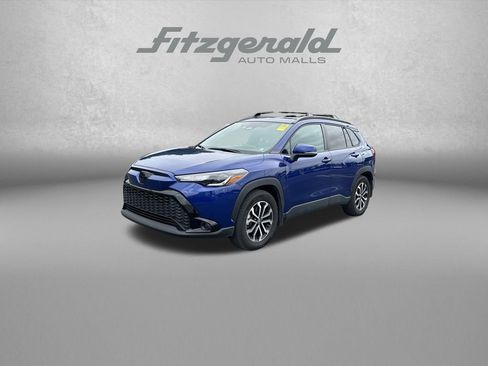 Used 2023 Toyota Corolla Cross AWD Hybrid w/ Moonroof Package image 3