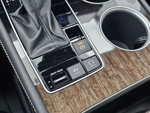 New 2025 Toyota Sienna Platinum image 20