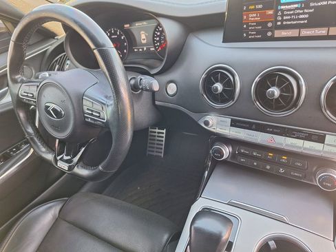 Used 2019 Kia Stinger GT2 image 30