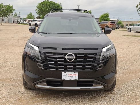 New 2026 Nissan Pathfinder Platinum FWD image 5