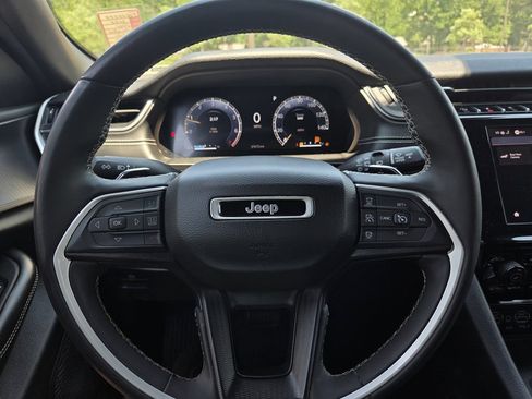 Used 2023 Jeep Grand Cherokee L Laredo AWD/4WD image 22