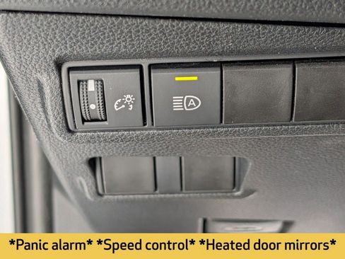 Used 2025 Toyota Corolla Cross LE image 9