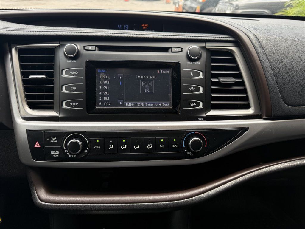 Used 2019 Toyota Highlander LE FWD image 26