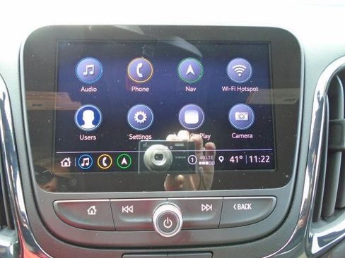 Used 2022 Chevrolet Equinox RS w/ Infotainment Package image 11