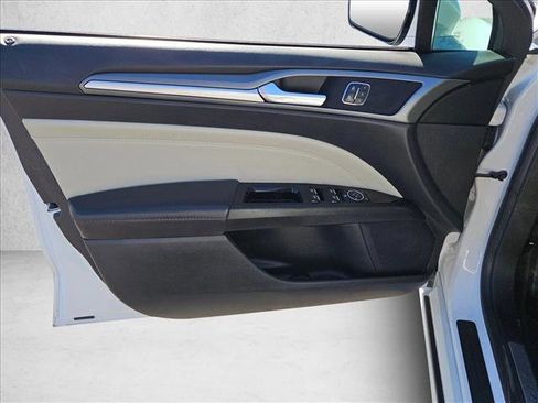 Used 2015 Ford Fusion Titanium image 10