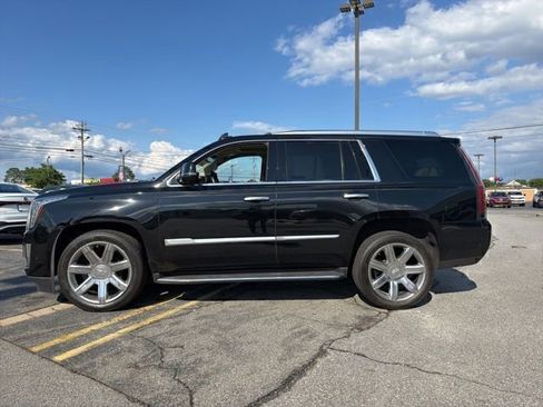 Used 2020 Cadillac Escalade Luxury AWD/4WD image 9