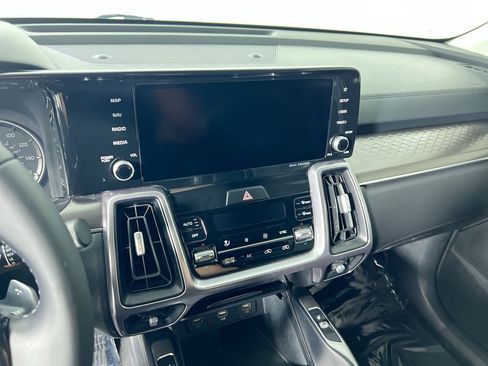 Used 2022 Kia Sorento S image 25