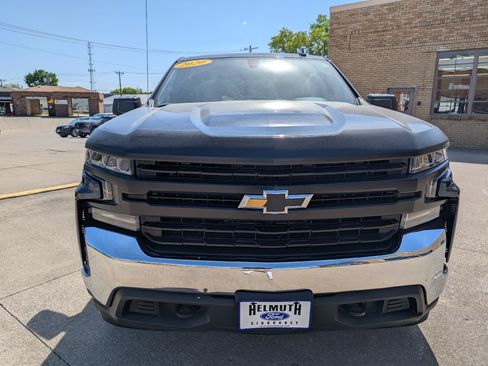 Used 2020 Chevrolet Silverado 1500 LT w/ Convenience Package AWD/4WD image 3