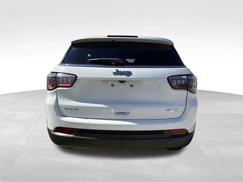 Used 2024 Jeep Compass Latitude AWD/4WD image 13