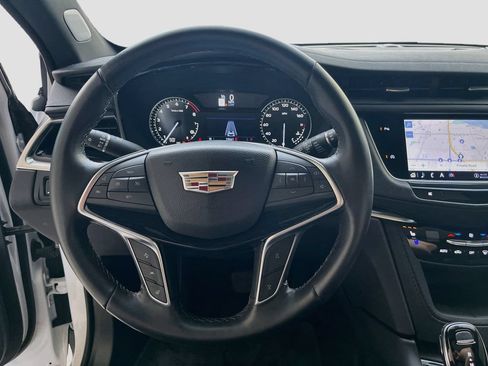 Used 2024 Cadillac XT5 Premium Luxury FWD image 11