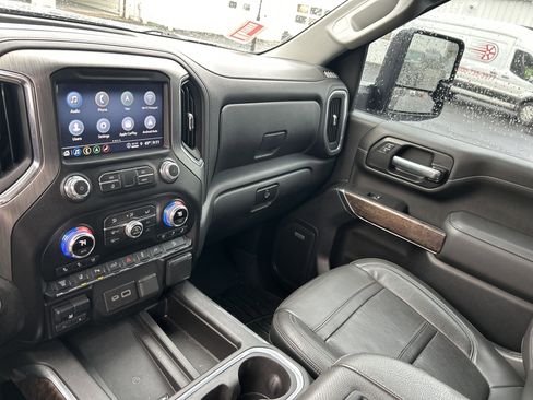 Used 2022 GMC Sierra 2500 Denali image 22
