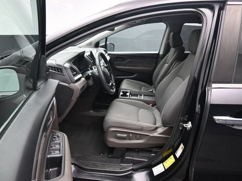 Used 2018 Honda Odyssey EX image 11