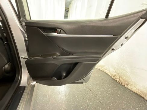 Used 2022 Toyota Camry LE FWD image 23