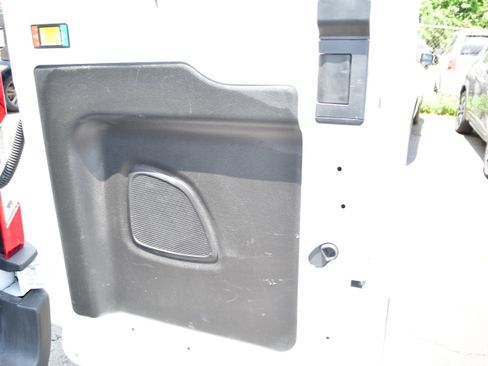 Used 2023 Ford Transit 250 BACKUP CAMERA BLUETOOTH V6 LOW w/ Exterior Upgrade Package image 31