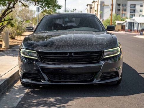 Used 2017 Dodge Charger SE w/ Blacktop Package RWD image 8
