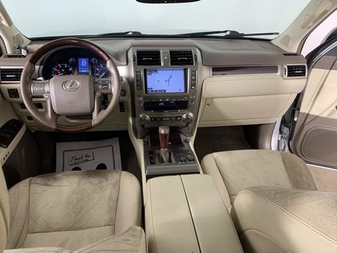 Used 2014 Lexus GX 460 image 10