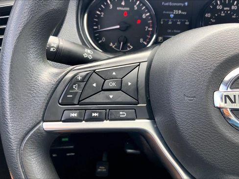Used 2017 Nissan Rogue S AWD/4WD image 23
