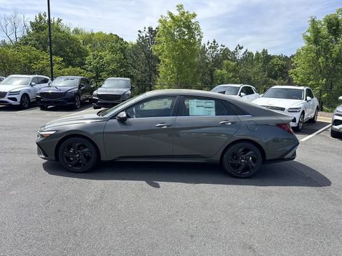 New 2026 Hyundai Elantra SEL Sport Premium FWD image 4