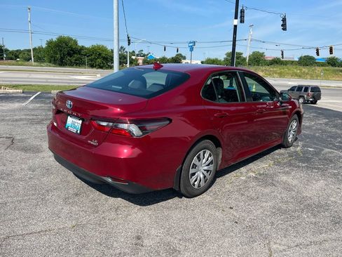 Used 2021 Toyota Camry LE FWD image 3