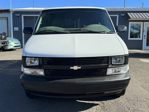 Used 2005 Chevrolet Astro RWD image 4