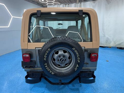 Used 1988 Jeep Wrangler Sahara AWD/4WD image 4