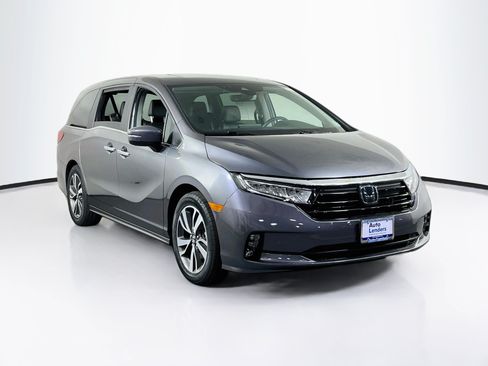 Used 2023 Honda Odyssey Touring image 3