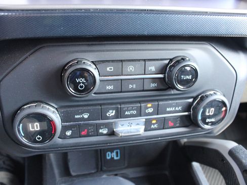 Used 2021 Ford Bronco First Edition AWD/4WD image 28