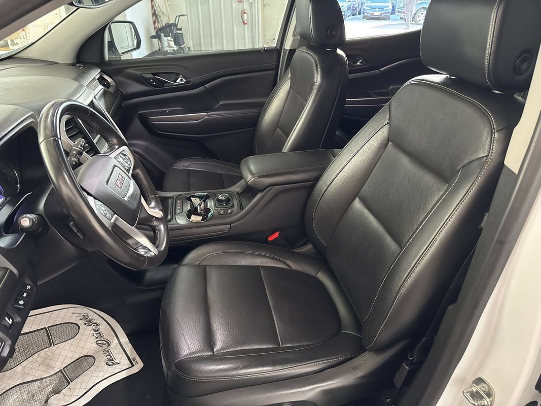 Used 2020 GMC Acadia SLT w/ Driver Alert Package II AWD/4WD image 9