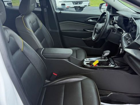 Used 2025 Chevrolet Trax ACTIV w/ Sunroof Package FWD image 47