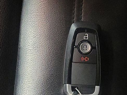 Used 2020 Ford EcoSport Titanium image 32